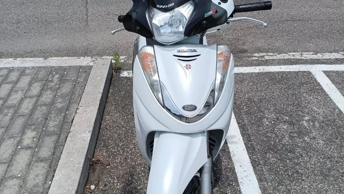 Honda SH 300 i (2006 - 10)  (3)