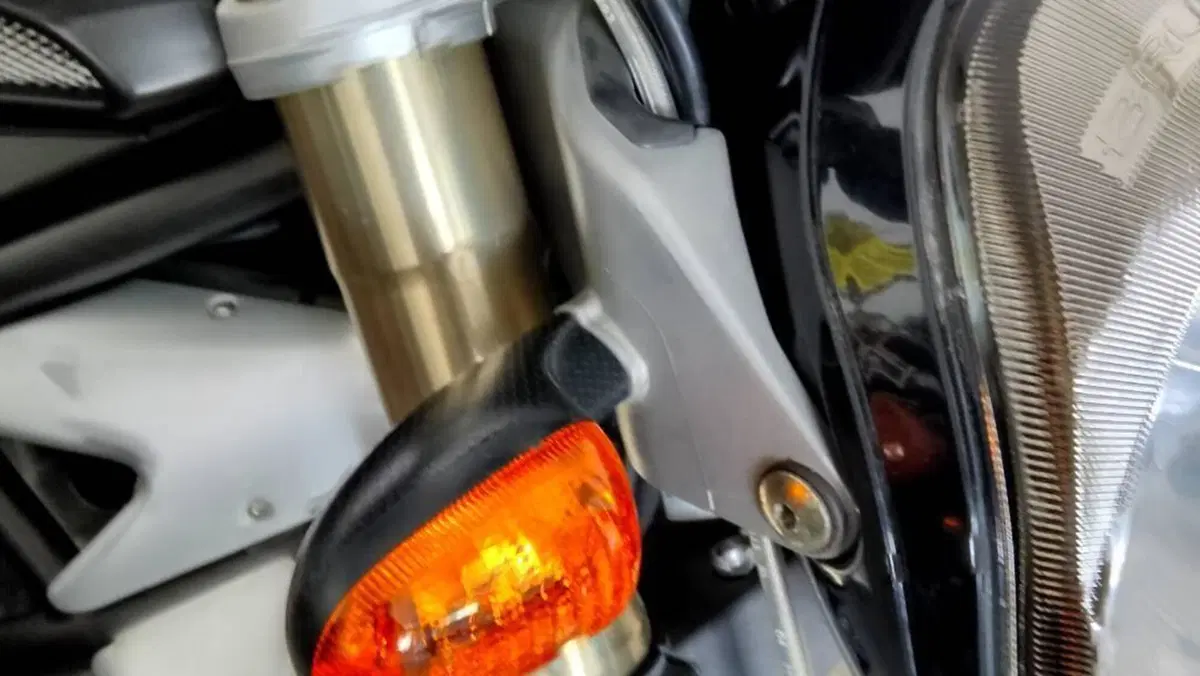 MV Agusta Brutale 750 S (2002 - 06)  (13)