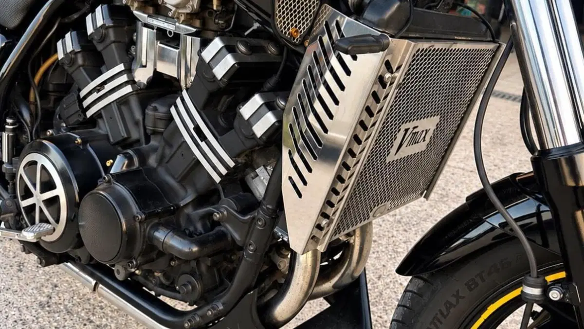 Yamaha V-Max 1200  (8)