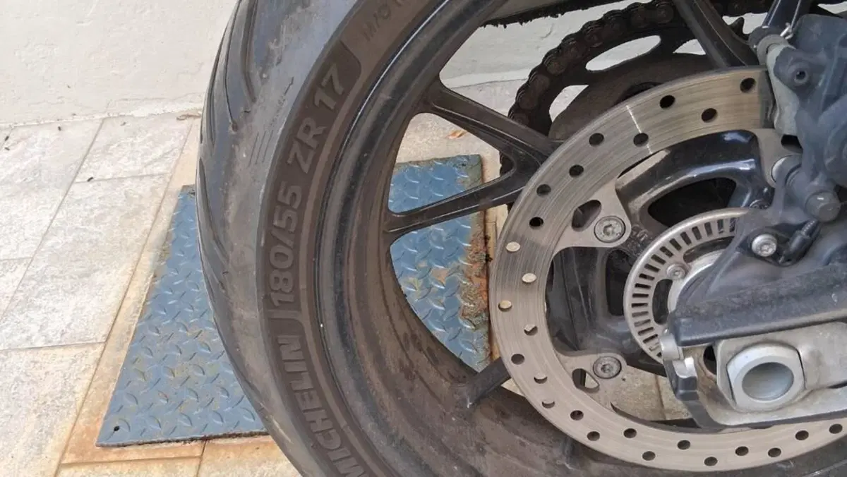 Bmw F 900 R (2021 - 24)  (2)
