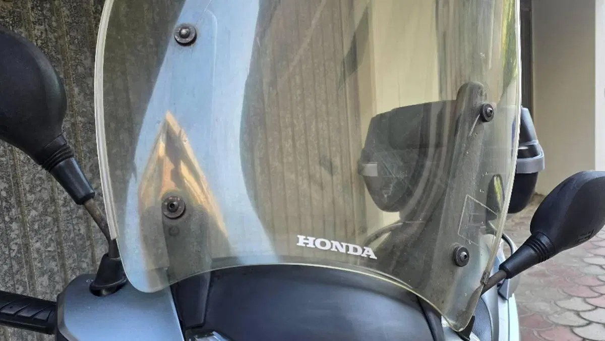 Honda SH 150i (2009 - 12)  (2)