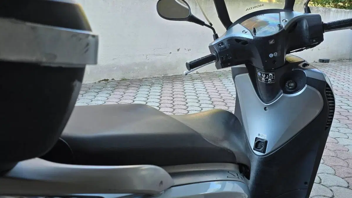 Honda SH 150i (2009 - 12)  (6)