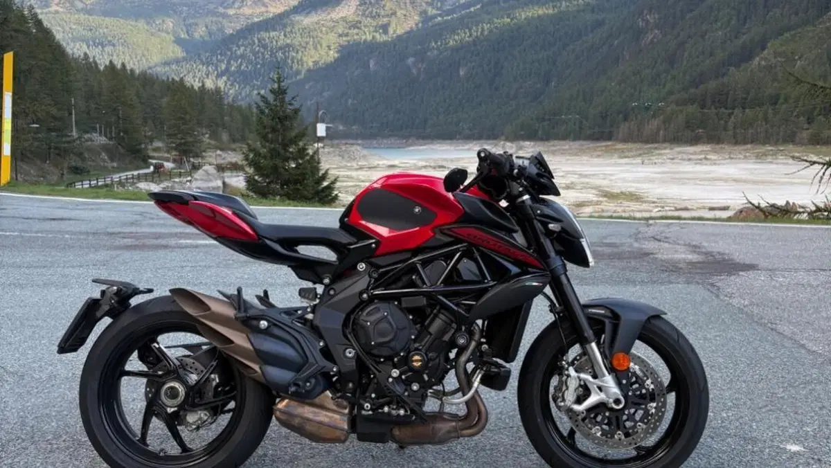 MV Agusta Brutale 800 Rosso (2021 - 23)  (3)