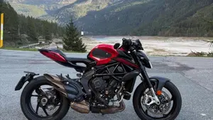 MV Agusta Brutale 800 Rosso (2021 - 23)  (3)