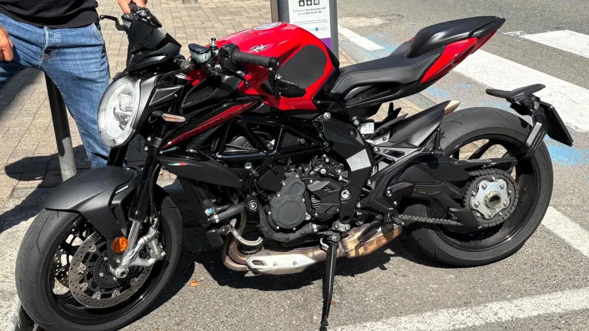 MV Agusta Brutale 800 Rosso (2021 - 23)  (4)