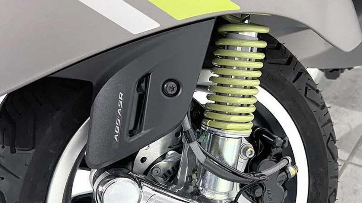Vespa GTS 300 (2023 - 24)  (5)