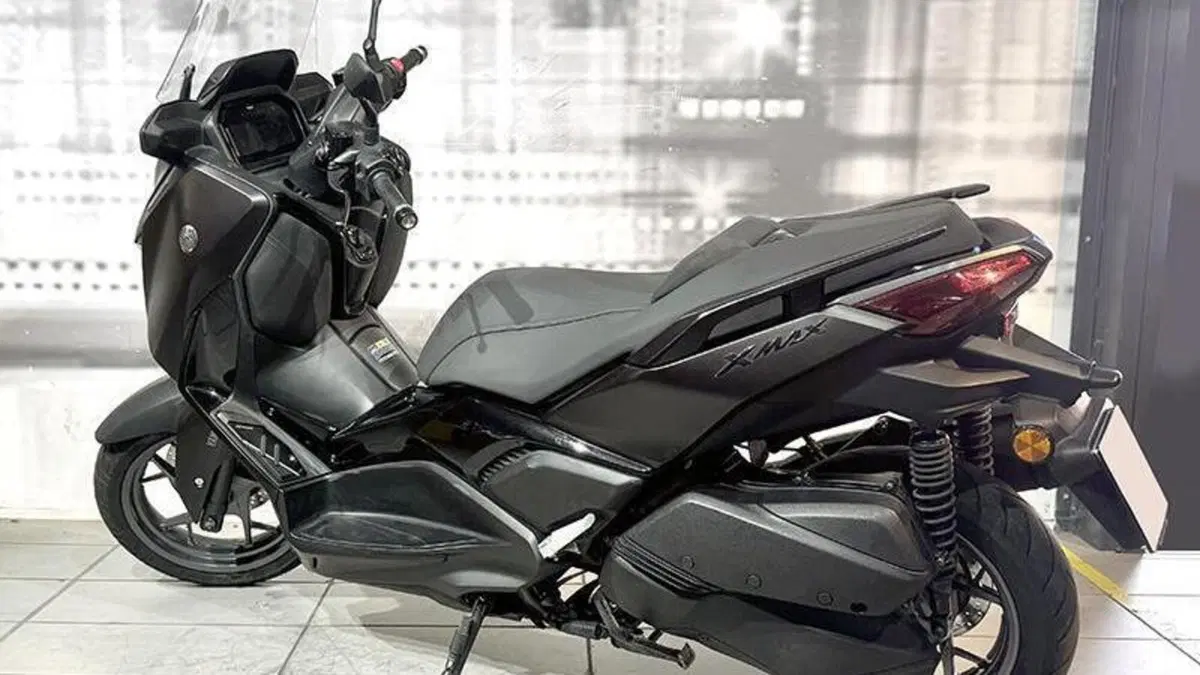 Yamaha X-Max 300 Tech Max (2025 - 26)  (2)