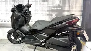 Yamaha X-Max 300 Tech Max (2025 - 26)  (2)
