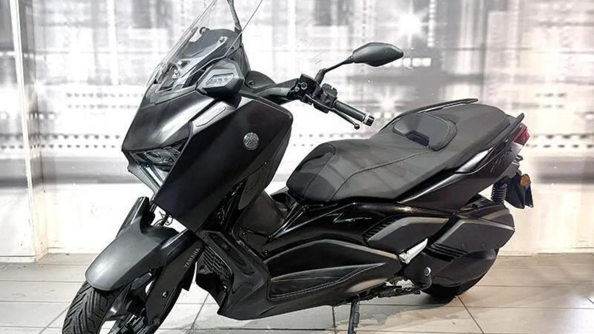 Yamaha X-Max 300 Tech Max (2025 - 26)  (4)