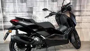 Yamaha X-Max 300 Tech Max (2025 - 26)  (5)