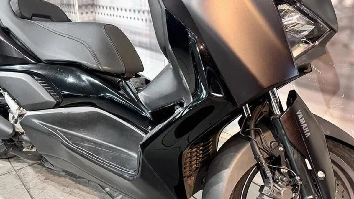 Yamaha X-Max 300 Tech Max (2025 - 26)  (6)