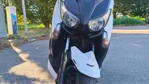 Yamaha X-Max 400 ABS (2013 - 16)  (3)