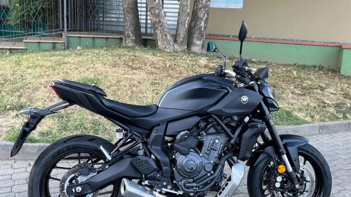 Yamaha MT-07 Y-AMT (2025 - 26)  (3)