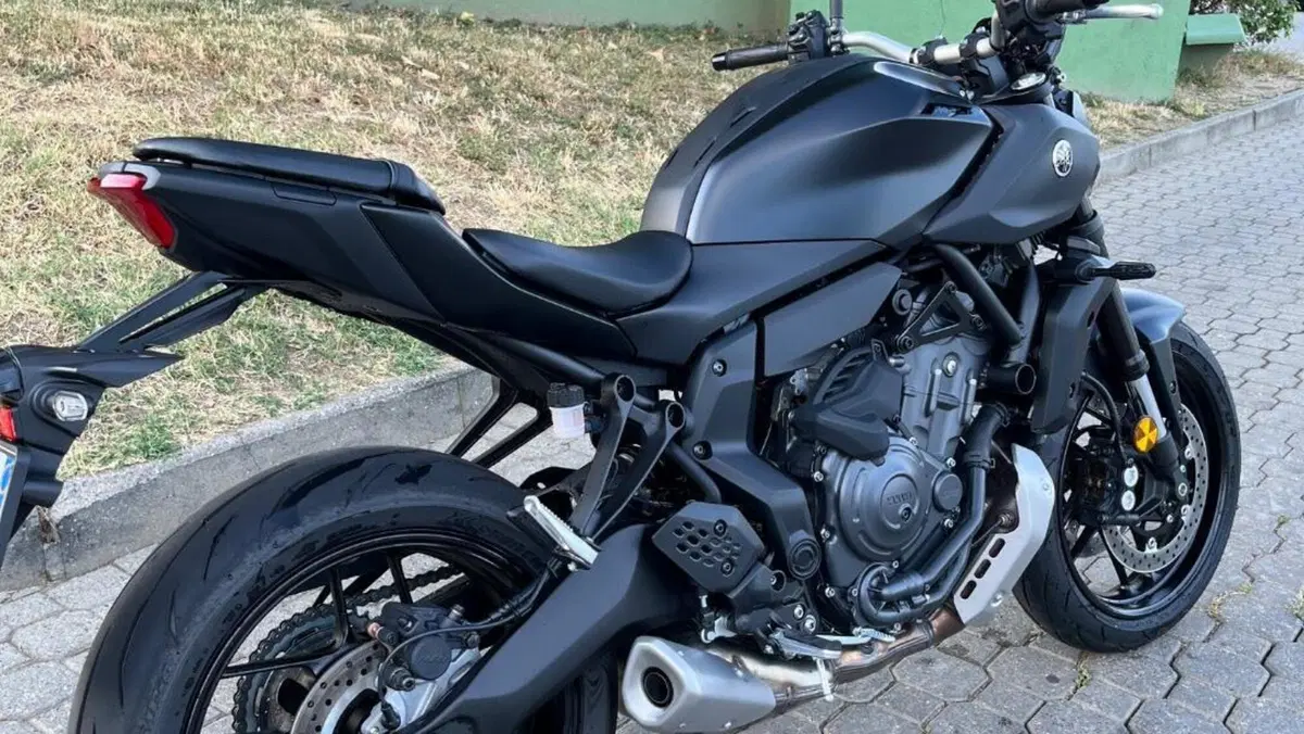 Yamaha MT-07 Y-AMT (2025 - 26)  (4)