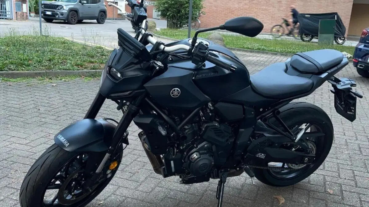 Yamaha MT-07 Y-AMT (2025 - 26)  (6)