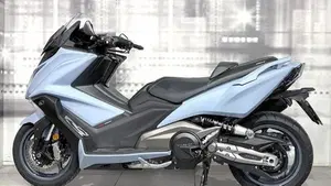 Kymco AK 550 ETS (2021 - 26)  (2)