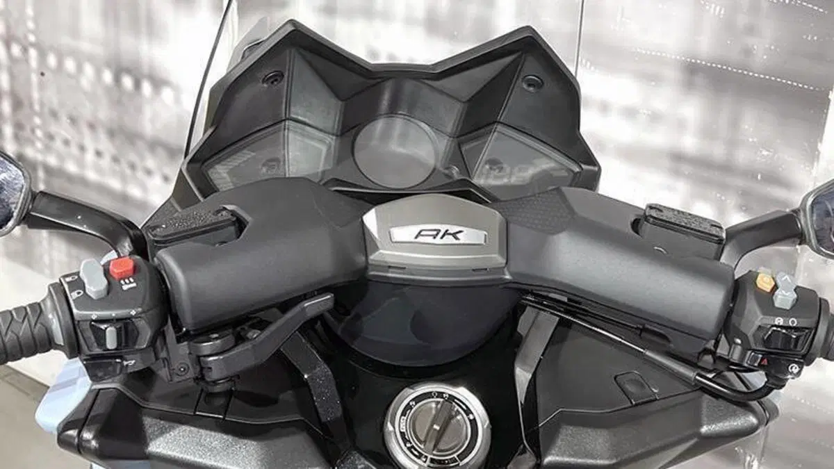 Kymco AK 550 ETS (2021 - 26)  (6)