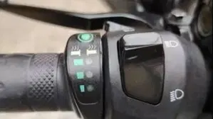 Yamaha X-Max 400 ABS (2013 - 16)  (6)