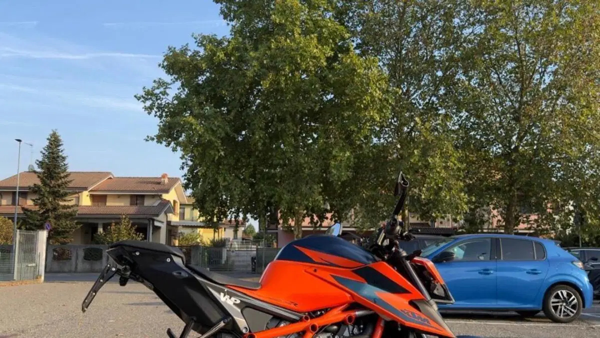 KTM 1290 Super Duke R (2020)  (4)