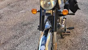 Royal Enfield Classic 500 EFI - Chrome (2017 - 20)  (7)