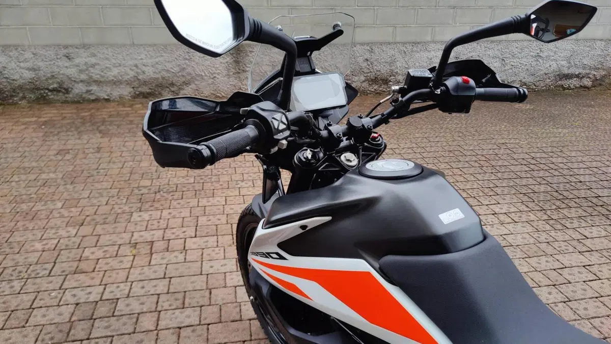 KTM 390 Adventure (2020)  (8)