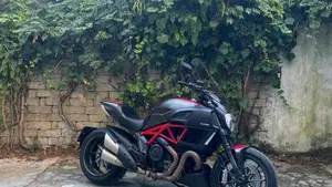 Ducati Diavel 1200 Carbon (2017 - 18)  (2)