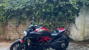 Ducati Diavel 1200 Carbon (2017 - 18)  (4)