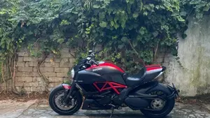 Ducati Diavel 1200 Carbon (2017 - 18)  (5)