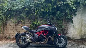 Ducati Diavel 1200 Carbon (2017 - 18) 