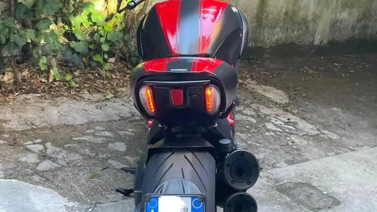 Ducati Diavel 1200 Carbon (2017 - 18)  (12)