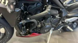 Triumph Street Triple 765 RS (2023 - 26)  (7)