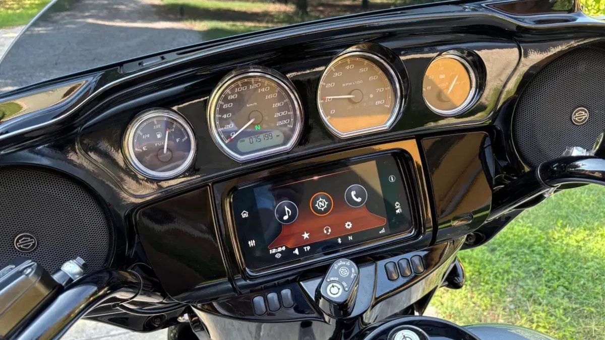 Harley-Davidson 114 Street Glide Special (2019 - 20) - FLHXS  (7)