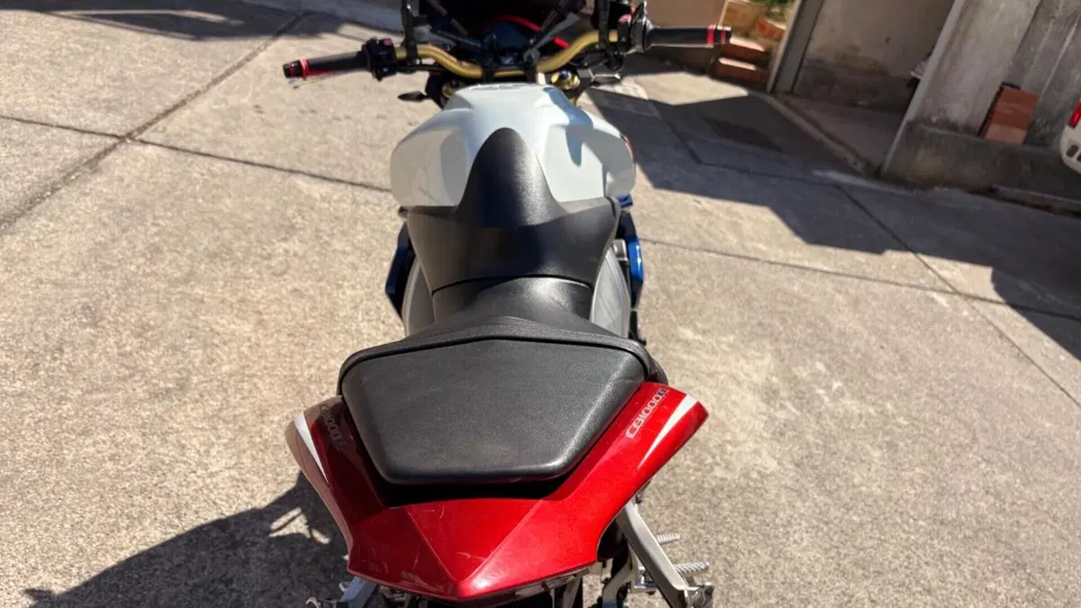 Honda CB 1000 R (2011 - 14)  (4)
