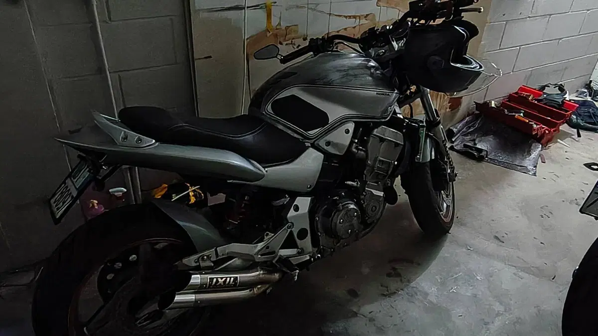 Honda Hornet 900  (10)