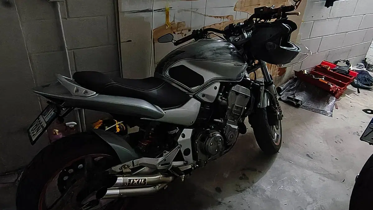 Honda Hornet 900  (11)