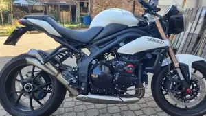 Triumph Speed Triple 1050 (2011 - 13)  (3)