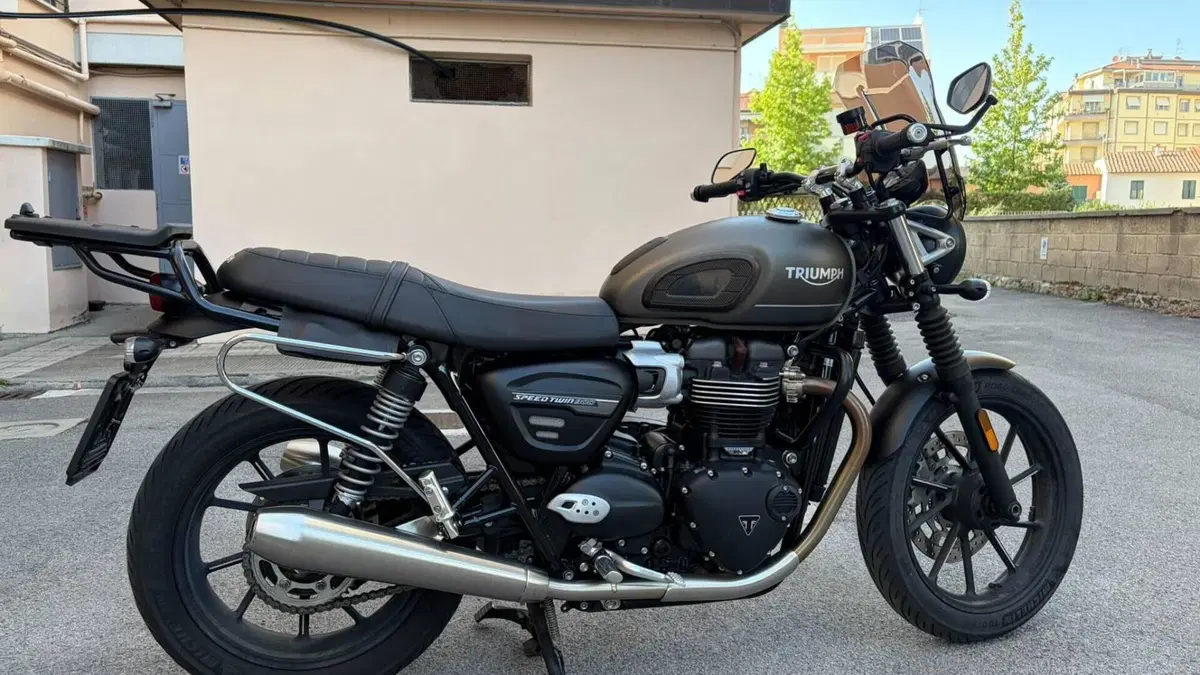 Triumph Street Twin EC1 Special Edition (2022 - 23)  (3)