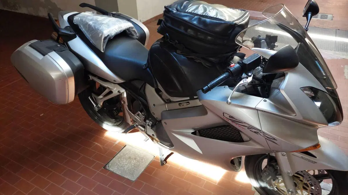 Honda VFR 800 (2002 - 05)  (15)