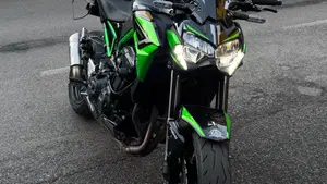 Kawasaki Z 900 (2021 - 24)  (2)