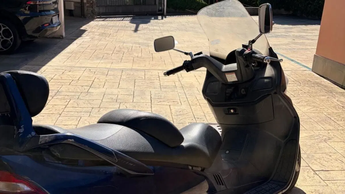 Suzuki Burgman AN 400 (2001 - 02)  (9)