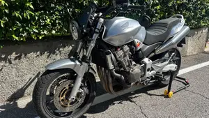 Honda Hornet 900  (3)