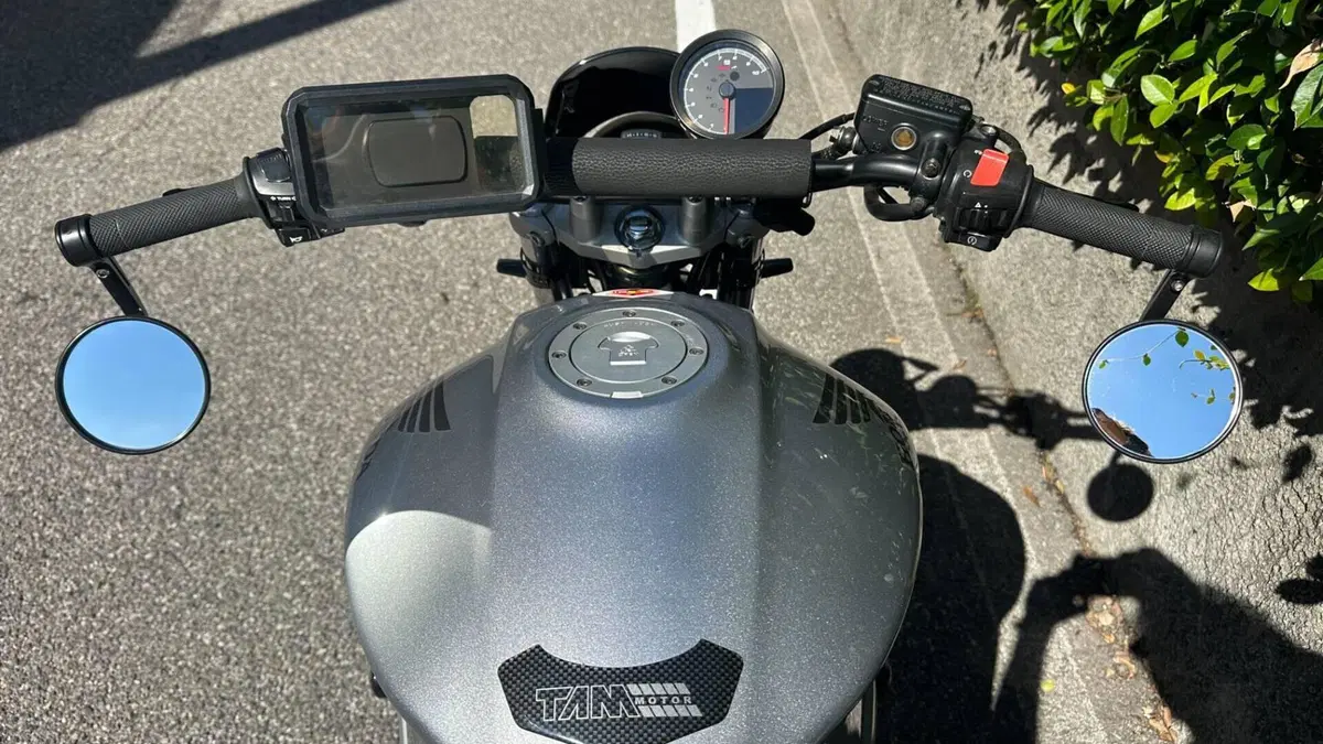 Honda Hornet 900  (8)