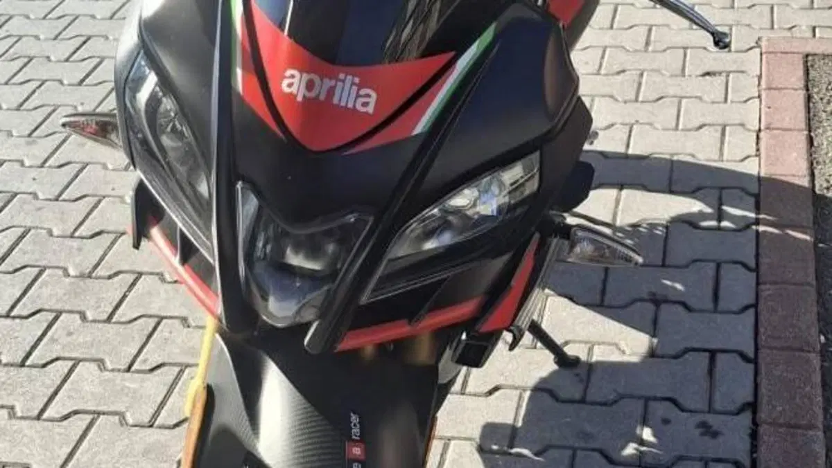 Aprilia Tuono V4 Factory (2019 - 20)  (4)