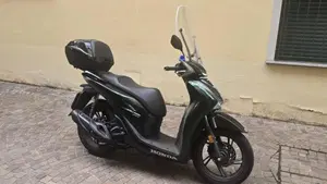Honda SH 150i Sport (2024 - 25)  (6)