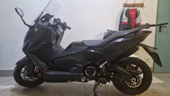 Yamaha T-Max 560 Tech Max (2022 - 24) usata