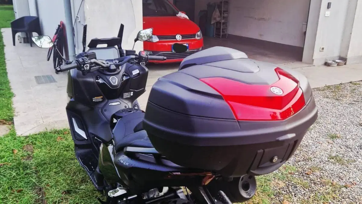 Yamaha T-Max 560 Tech Max (2022 - 24)  (3)