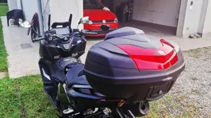 Yamaha T-Max 560 Tech Max (2022 - 24)  (3)