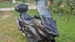 Yamaha T-Max 560 Tech Max (2022 - 24)  (6)