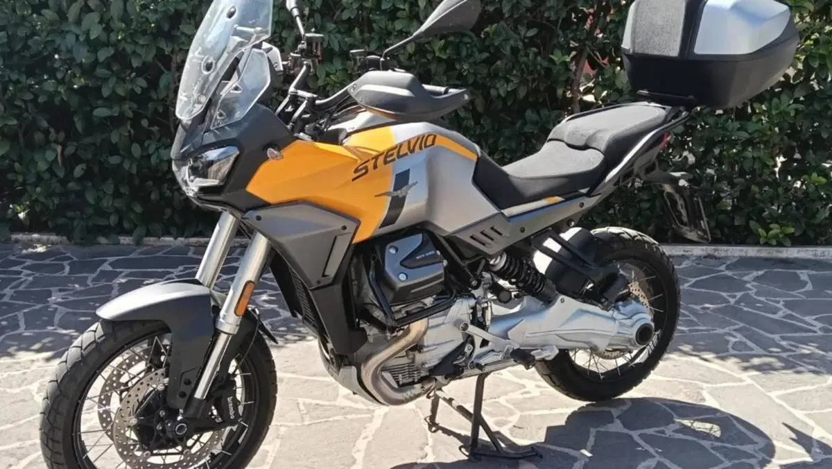 Moto Guzzi Stelvio (2024 - 26) 