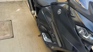 Yamaha T-Max 560 Tech Max (2022 - 24)  (2)